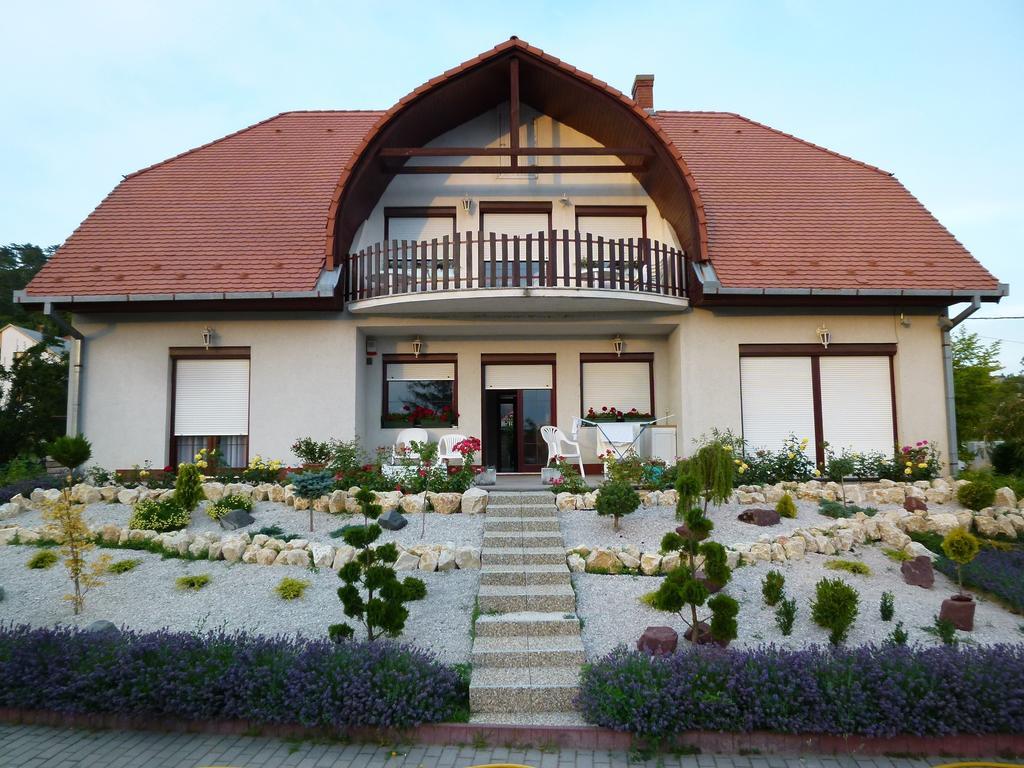 Kati Villa Vonyarcvashegy Zimmer foto